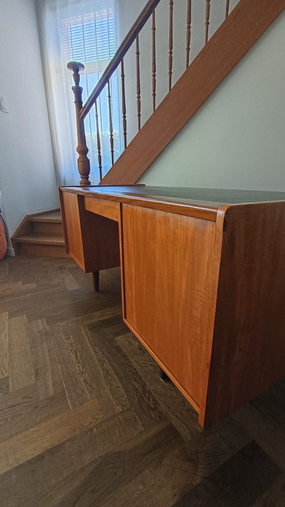 Prachtig VINTAGE bureau – Wood (photo 7 of 8)