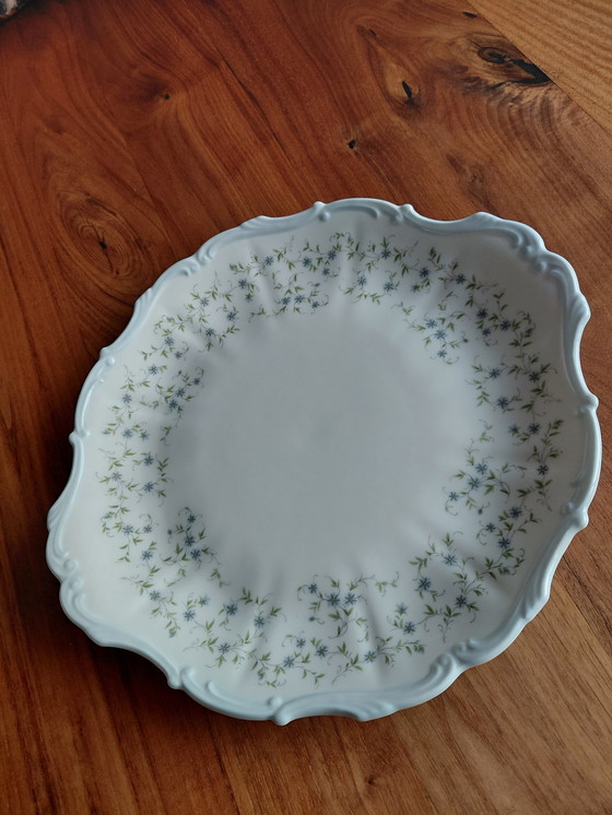 Image 1 of Magnifique service à gâteaux Royal Albert. Grand plat de 32 cm, 12 assiettes de 16 cm.