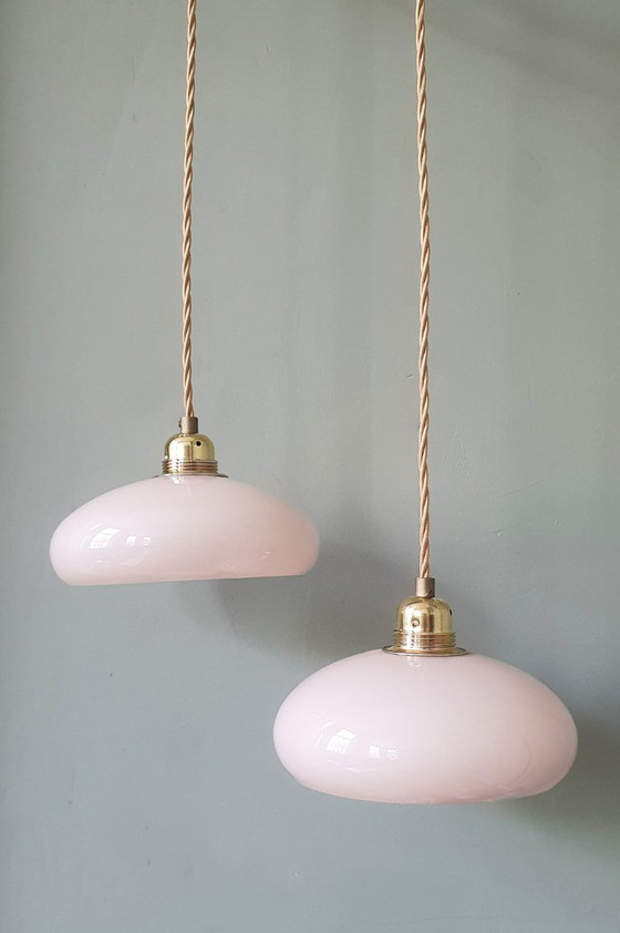 Image 1 of Set di 2 lampade a sospensione Art Deco vintage in opalino rosa pastello
