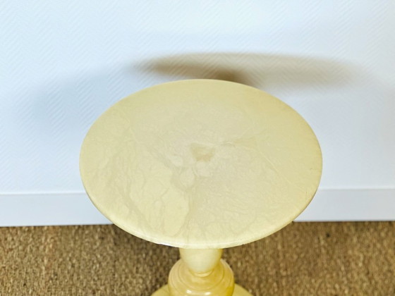 Image 1 of Tavolino vintage in onice naturale dal design scultoreo, 1960