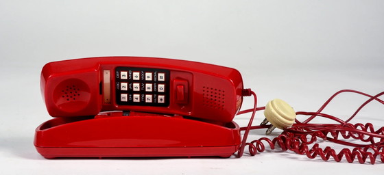 Red Plastic Wall or Desk Telephone, CAT Brand, with Three-Pole Connection, Italy 1980, Decorative Objects (photo 9 of 10)