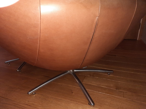 Image 1 of Label lederen fauteuil Gigi en voetenbank van Gerard van den Berg