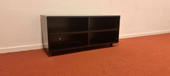 Image 1 of Piccolo mobiletto nero su ruote | compatto e pratico