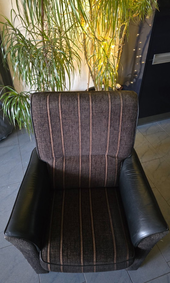 Image 1 of Sofá y sillón clásicos, de buena calidad y con una comodidad de asiento excepcional.