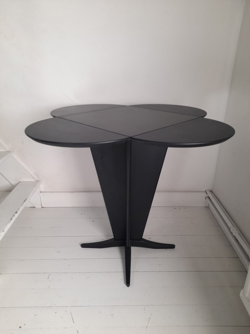 Table d'appoint trèfle Suède années 80