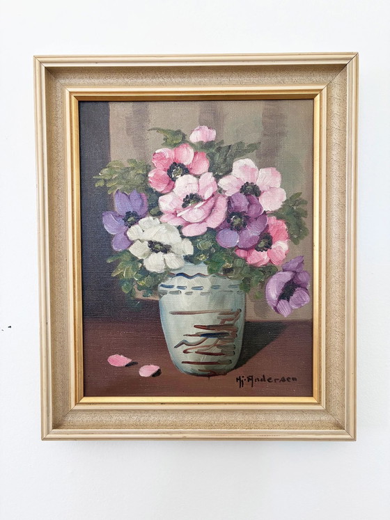 Image 1 of Vintage original flower oil painting, signed floral still life