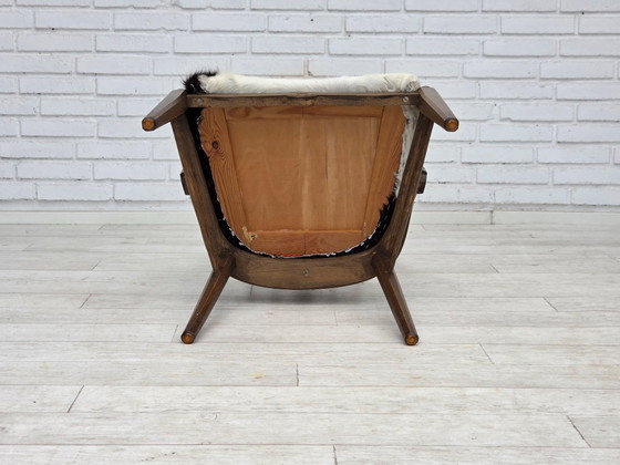 Image 1 of Deense fauteuil met hoge rugleuning, opnieuw bekleed, meubels koeienhuid, eiken.