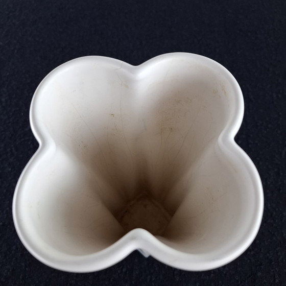 Image 1 of Vintage vase Flora ceramic white Jeroen Bechtold Memphis Milano / postmodern 80s flower shape