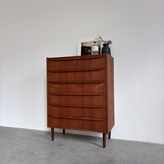 Image 1 of Cómoda danesa antigua de teca