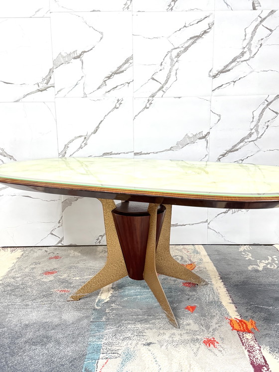 Image 1 of TABLE DE SALLE À MANGER DES ANNÉES 1950 EN PALISSANDRE, VERRE MARBRÉ ET LAITON