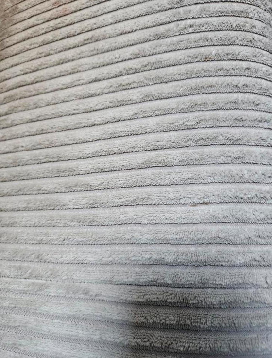 Image 1 of Grote hoekbank van ribstof in lichte kleur