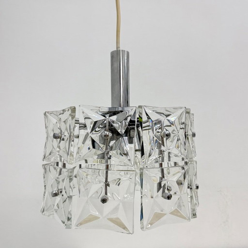 Suspension en plexiglas, chrome