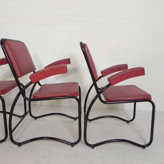 Image 1 of Conjunto de 4 sillones y mesa de centro con estructura tubular de estilo Bauhaus, década de 1950.