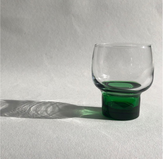 Image 1 of Set van 5 Kristallen Vintage Luminarc Likeurglaasjes met Massief Smaragdgroene Voet