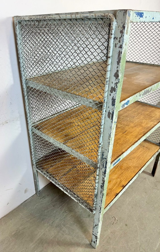 Image 1 of Estantería industrial verde, década de 1960