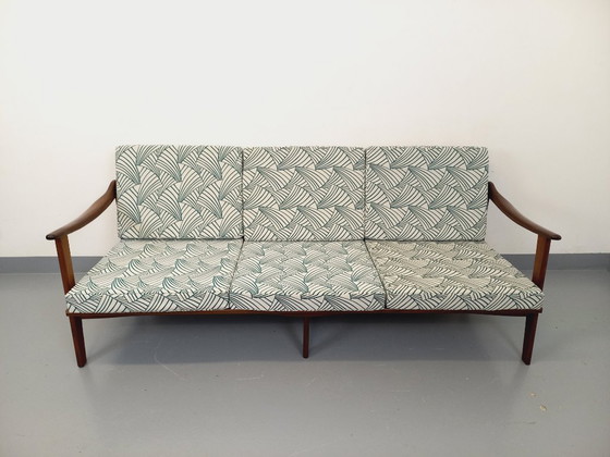 Image 1 of Arne Wahl Iversen voor Komfort 3-zits Scandinavische vintage bank in teak en stof uit de jaren 60