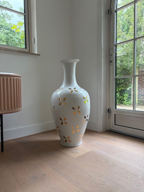 Image 1 of Classic Gold Leaves vase