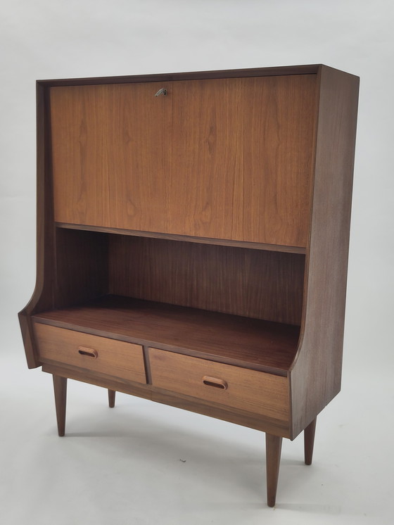Image 1 of Vintage teakhouten Highboard