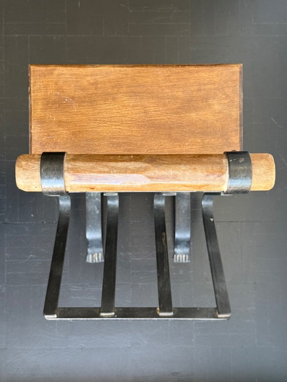 Brutalist wrought iron magazine rack with shelf, 1950s – Wood (photo 10 of 11)