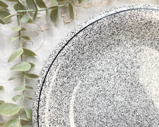 3 assiettes italiennes en faïence mouchetée noir et blanc – Vaisselle, Modern (photo 4 of 9)