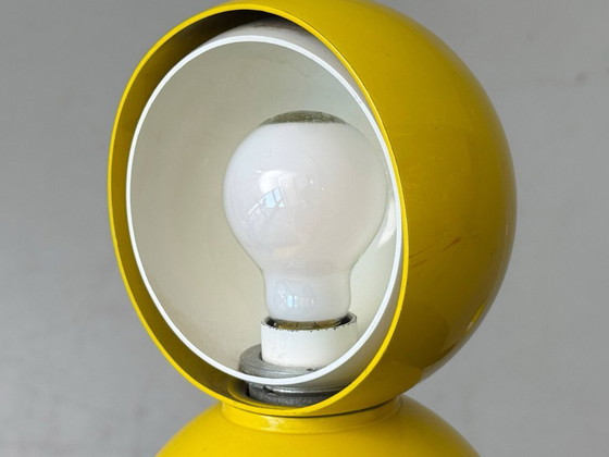 Image 1 of Set di 2 lampade da tavolo gialle Eclisse di Vico Magistretti per Artemide, Italia, anni '60