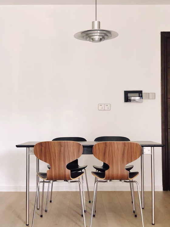 Image 1 of Silla escultural "Alas de Mariposa" – Nogal y latón pulido

