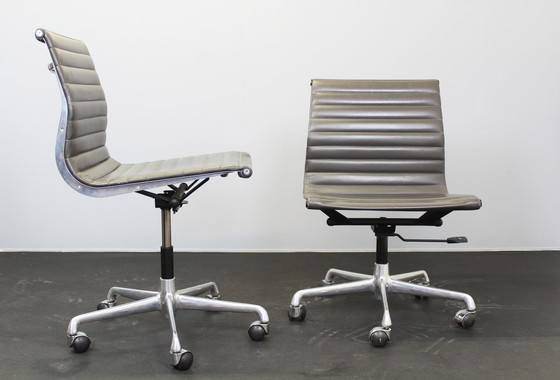 Image 1 of 9X Ea117 Office Chairs Icf Charles & Ray Eames Seats