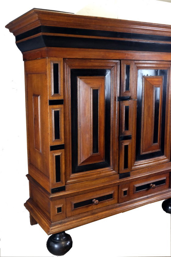 Image 1 of 18de eeuwse Hollandse Kussenkast / Dutch 18th century Kussenkast