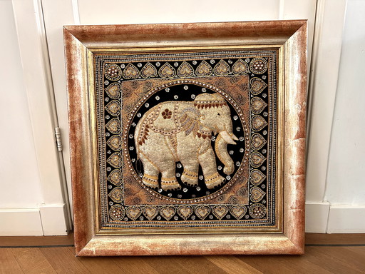 Tapisserie birmane Éléphant encadrée par un professionnel