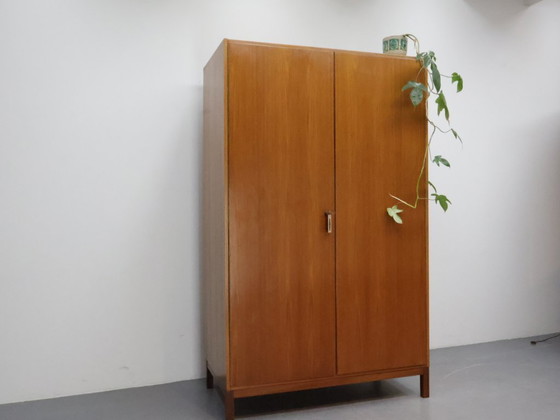 Image 1 of Vintage kledingkast | 2 deurs | Teak