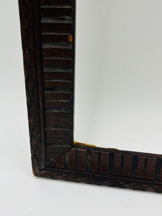 Image 1 of Vintage donkerhouten guillochelijst 33x28