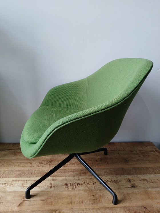 Image 1 of Poltrona Hay About, Verde