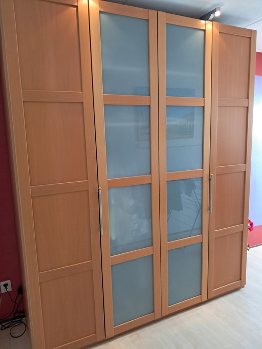 Linen/clothes closet bedroom