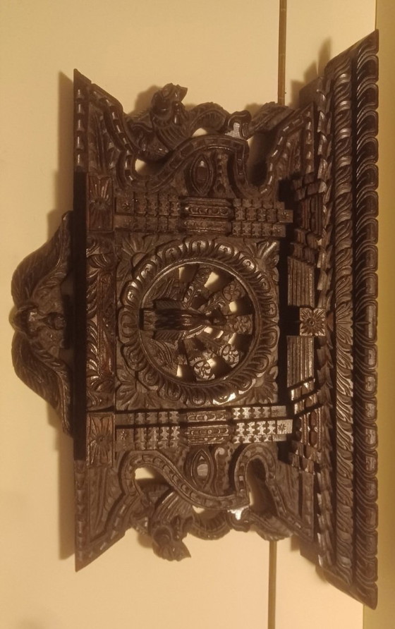 Image 1 of Finestra di pavone del Nepal con sculture in legno antiche Ankhi Jhayl
