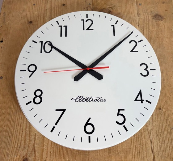 Image 1 of Grande horloge murale de bureau vintage d'Elektročas, années 1990