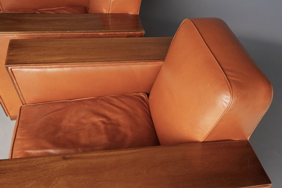Image 1 of Indrukwekkend paar Art Deco leren fauteuils. 1940s.