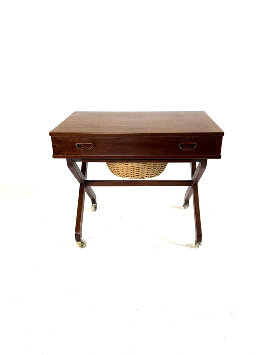 Image 1 of Vintage Deense teakhouten naaitafel, jaren ‘60