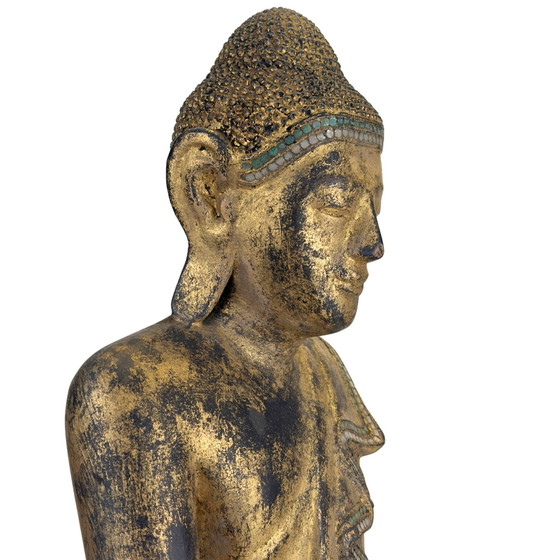 Buda antiguo de madera dorada – Estilo Mandalay de Myanmar – Incrustaciones de vidrio – Esculturas, Wood (photo 11 of 11)