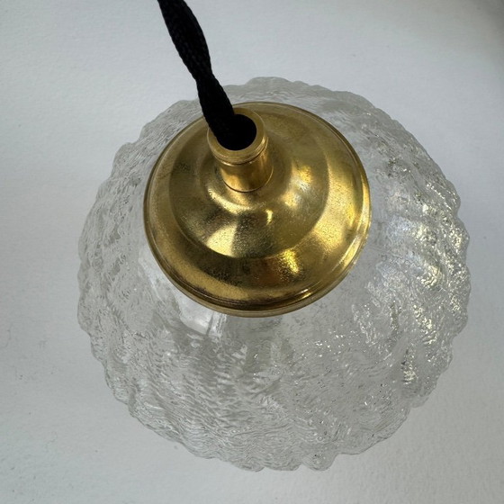 Image 1 of PAIRE D’ANCIENNES SUSPENSIONS RONDES EN VERRE VINTAGE 