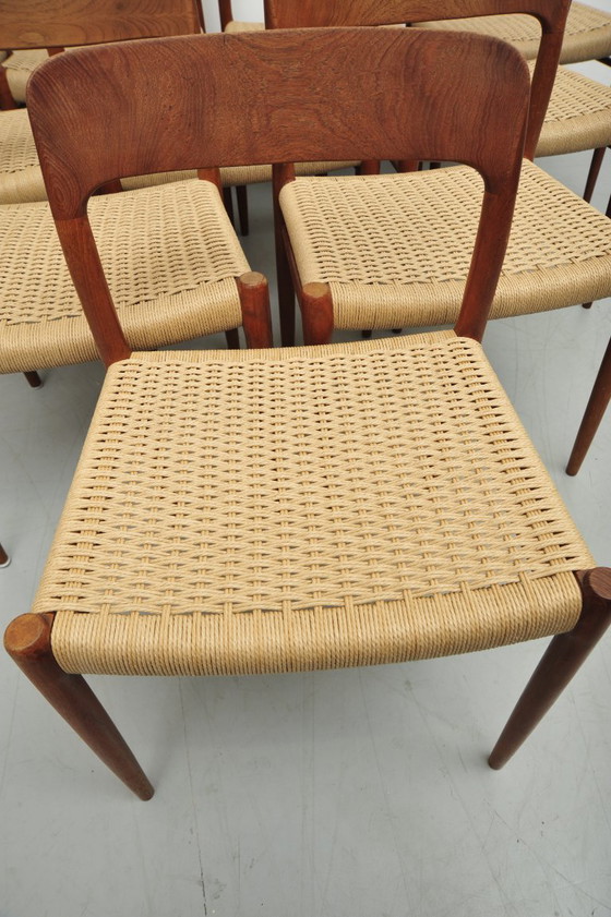Image 1 of 8x Esszimmerstühle Modell 75 aus Teakholz von Niels Otto Møller für J. L. Møller Möbelfabrik (1950er)