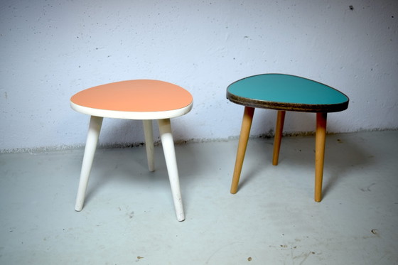 Image 1 of Set di due tavolini a forma di rene degli anni '50, sgabelli per piante, tavolini laterali vintage