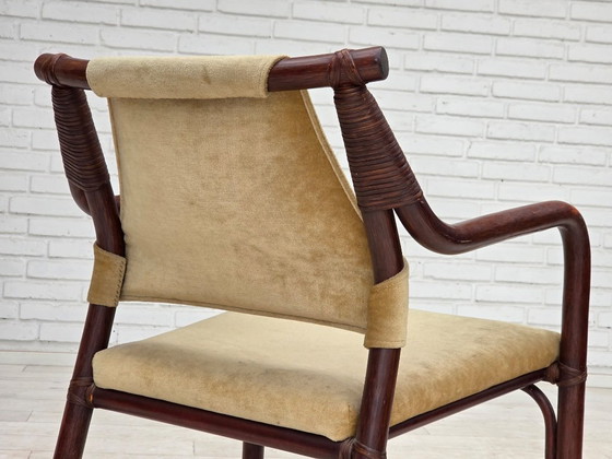 Image 1 of Jaren 80, een paar Scandinavische fauteuils, meubelbekleding van velours en bamboe.