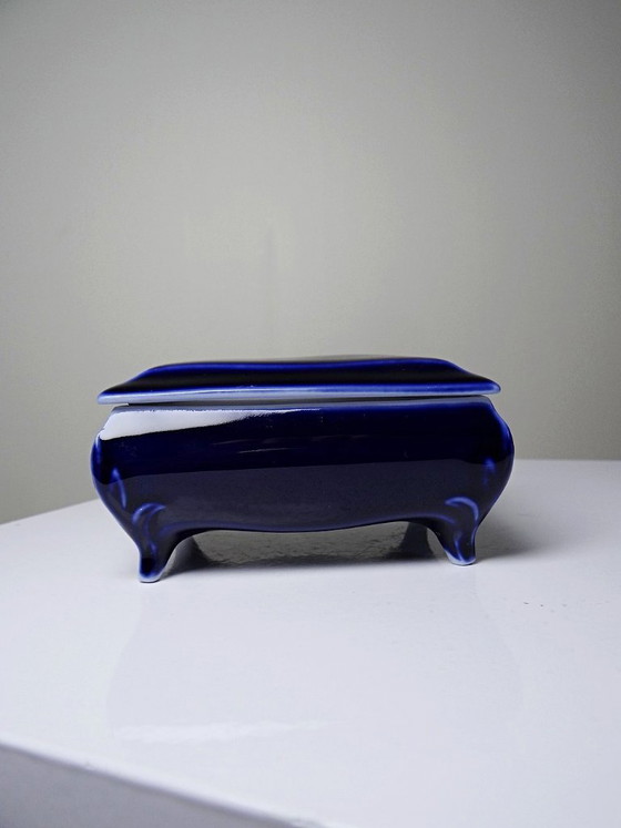 Image 1 of Piccolo portagioie vintage in porcellana blu di Limoges.