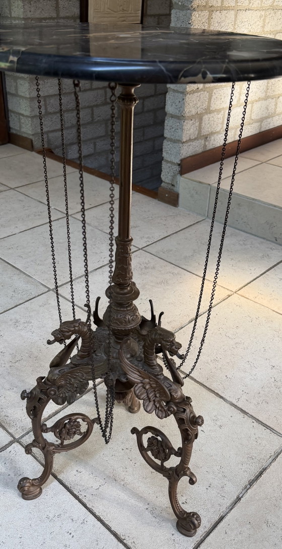 Image 1 of Table d'appoint ancienne de style Napoléon