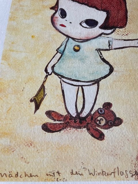 Image 1 of Yoshimoto Nara, Mädchen Mit Den Winkerflaggen, 1996, Copyright Yoshimoto Nara 2002, Impreso en Alemania