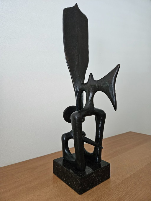 Bronzen beeld van kunstenaar Joep Coppens