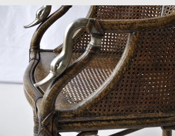 Image 1 of Schöner französischer Schwanenstuhl aus Bergère.