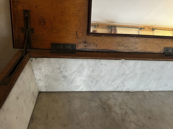 Image 1 of Commode de toilette XIX e s en noyer et marmo stile Luigi Filippo 