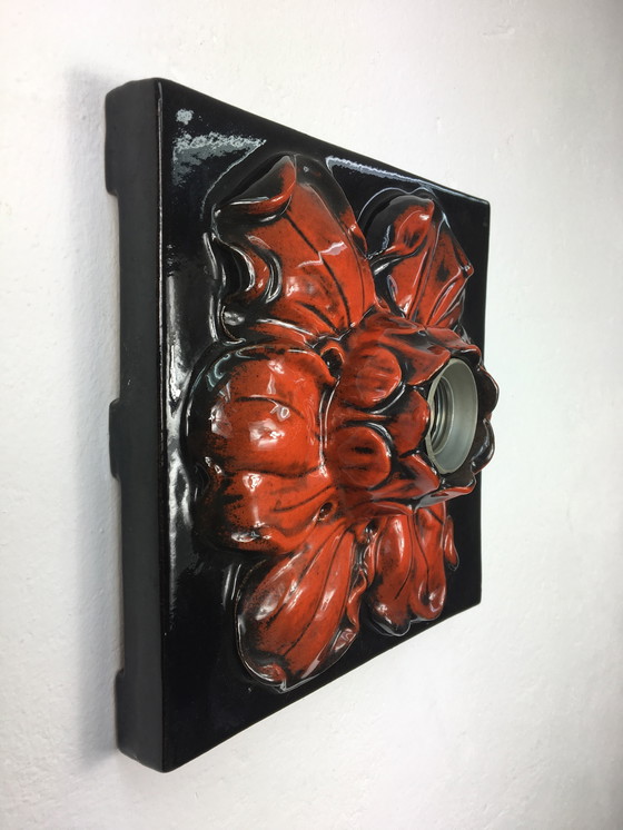 Image 1 of Lámpara de pared de cerámica con flores