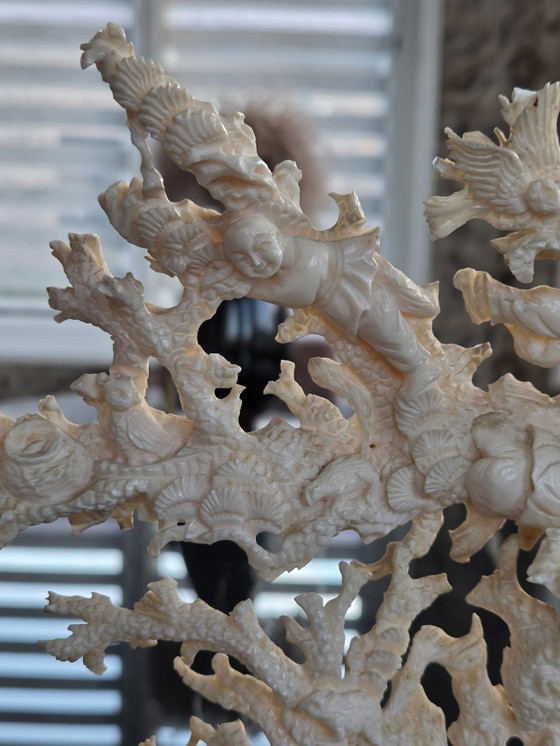 Image 1 of 20th century sculpted group in white coral (ref 4121)